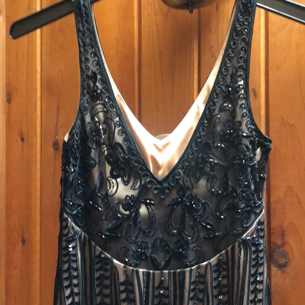 Dress - Picture 4 of 10